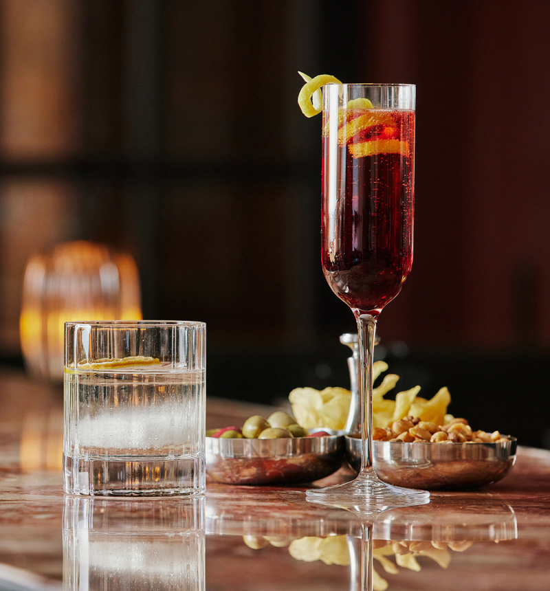 Cocktails with garnishes
